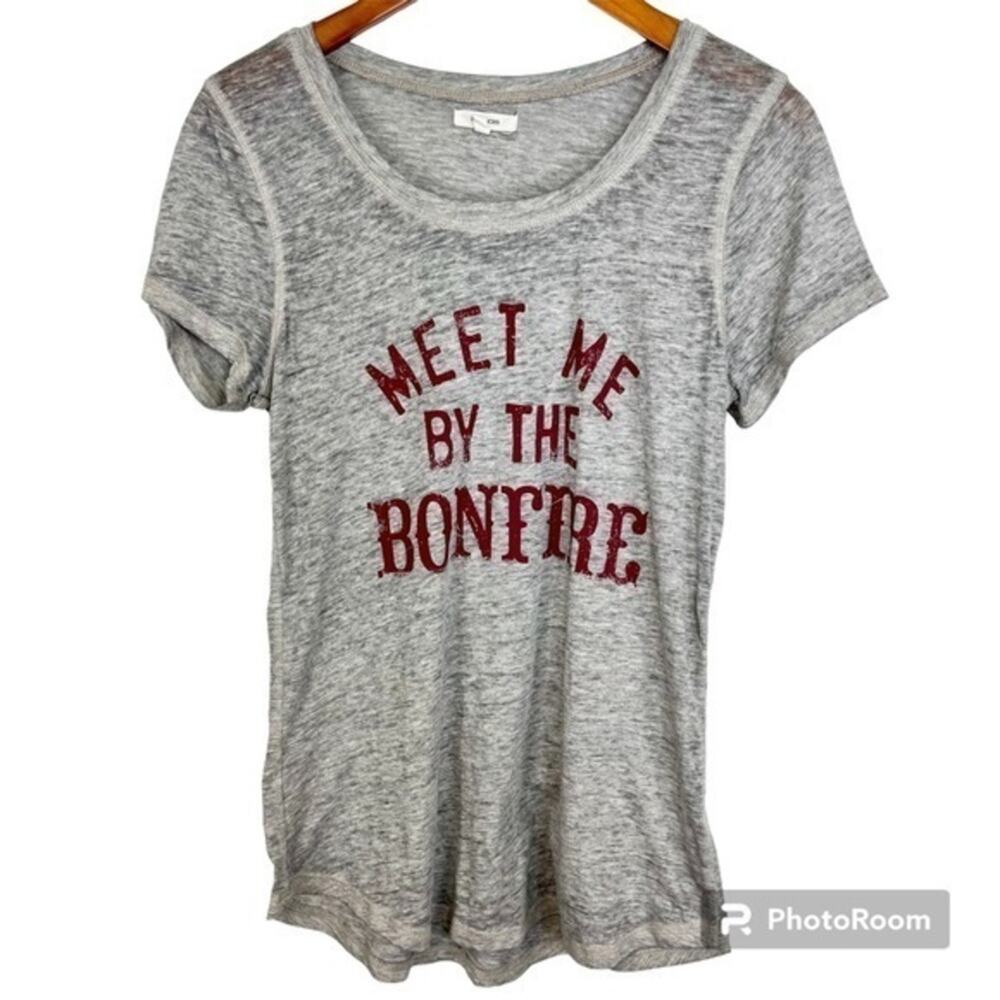 Maurices Womens Gray Graphic Meet Me By The Bonfire Burnout Short Sleeve Shirt S